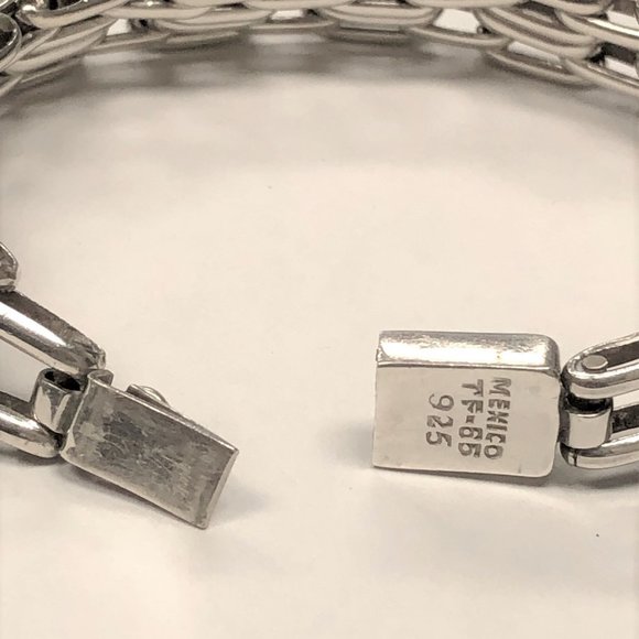 38 Gram Sterling Silver Bracelet - Picture 2 of 4